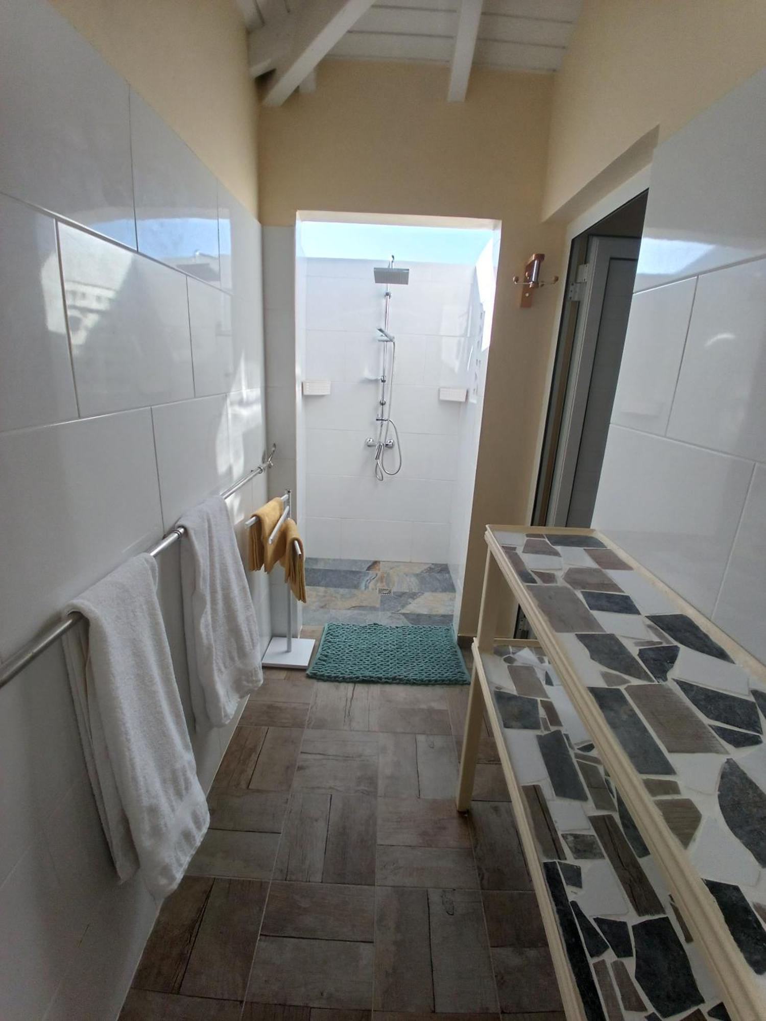 Aux Colibris Amoureux : Loft De Standing Avec Vue Mer Grand-Bourg  Extérieur photo